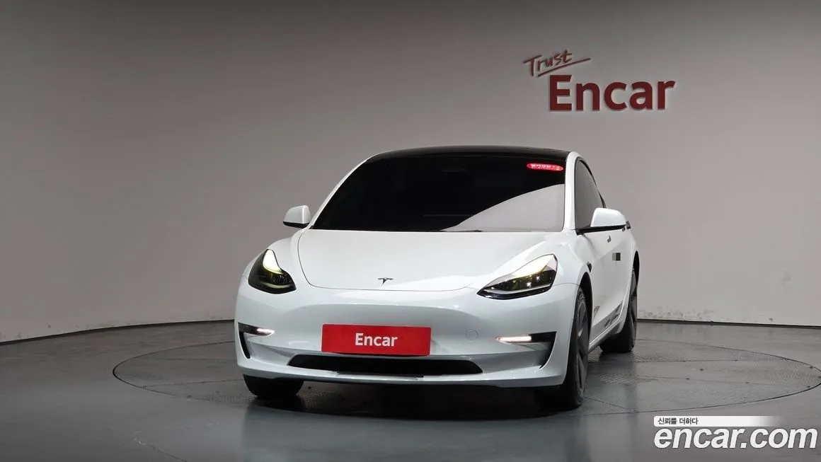 Tesla Model 3 — фото 2