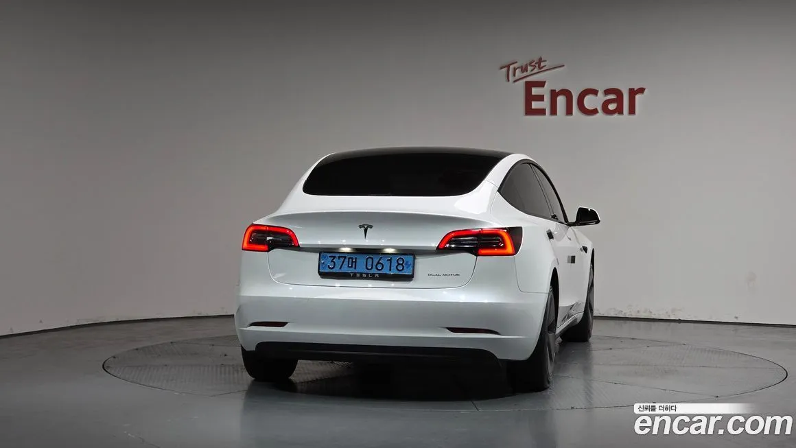 Tesla Model 3 — фото 7