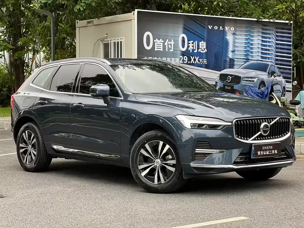 Volvo XC60 — фото 10