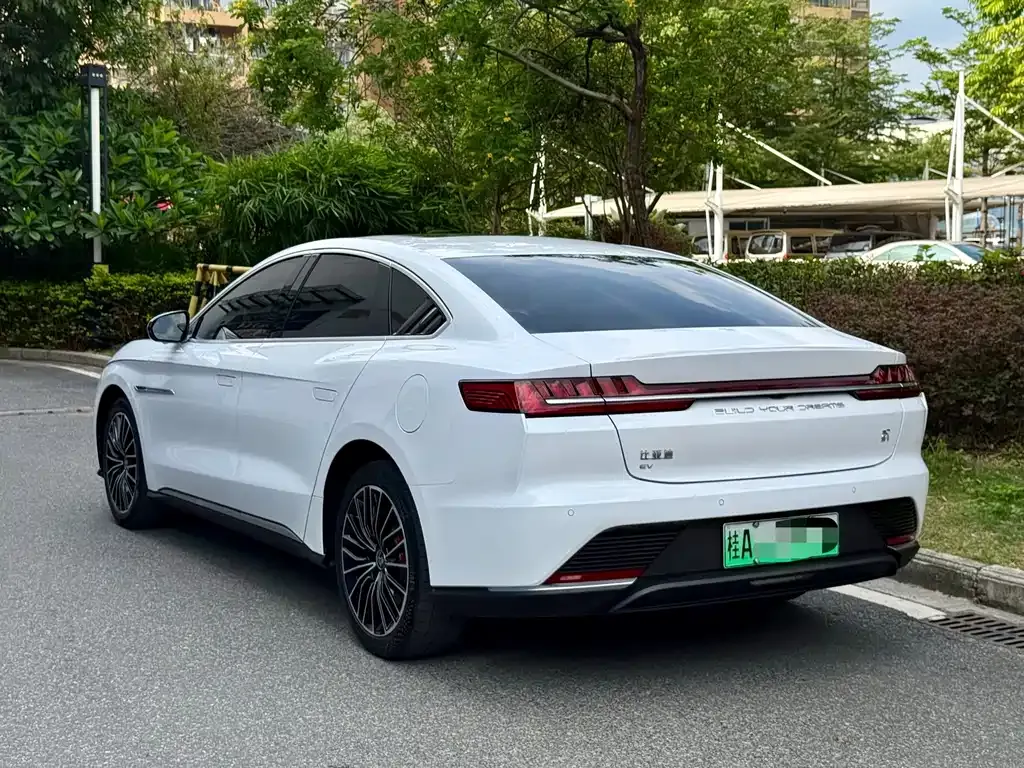 BYD Han — фото 4