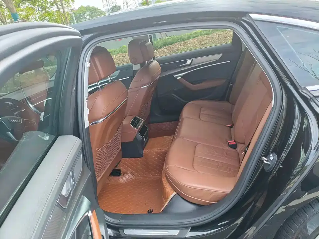 Audi A6L 2021 из CN, фото 4