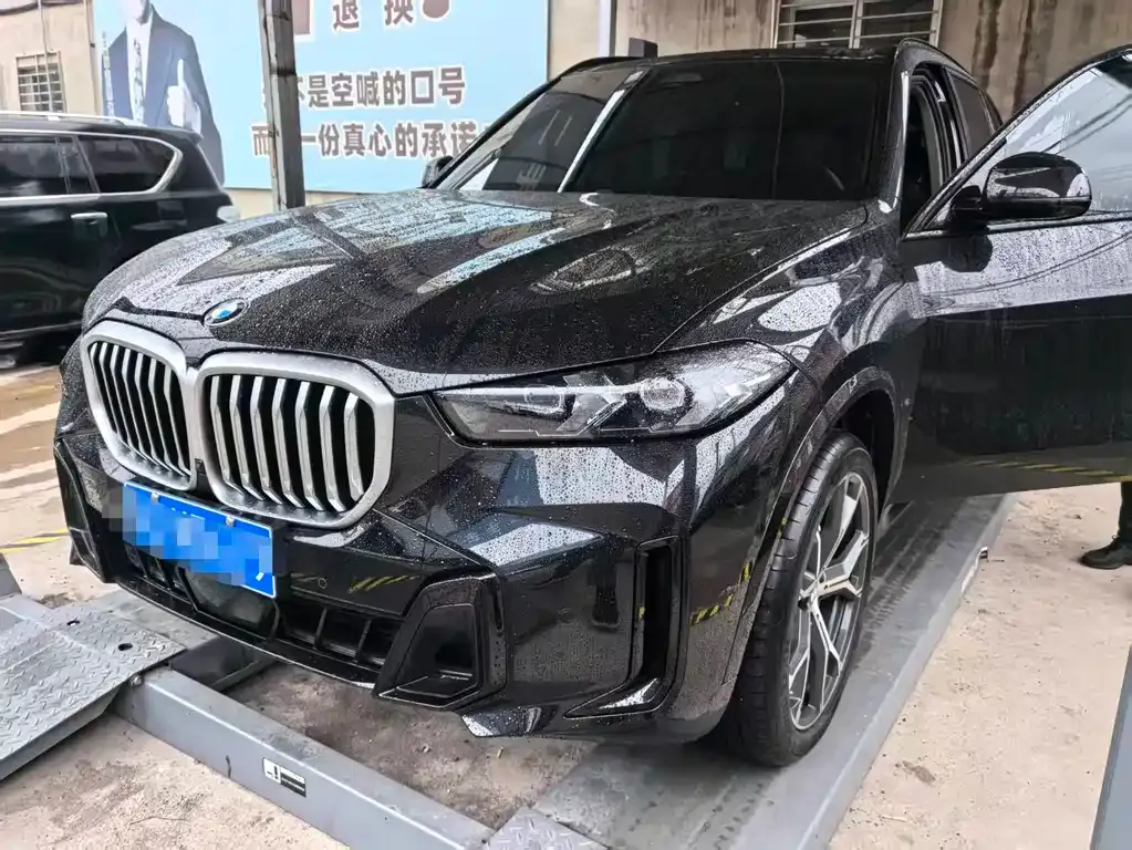 BMW X5 — фото 1