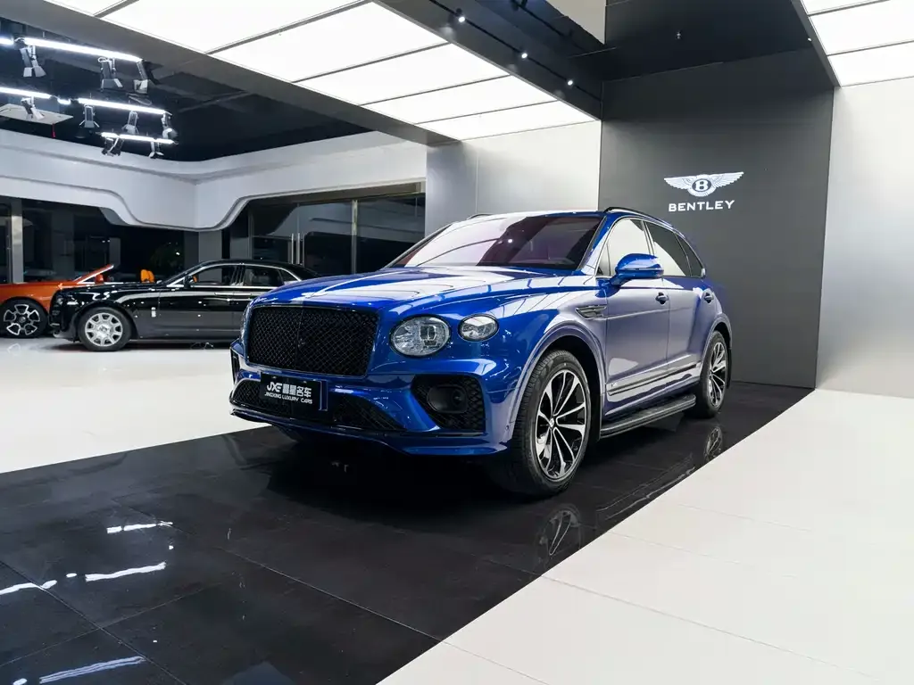 Bentley Bentayga — фото 1