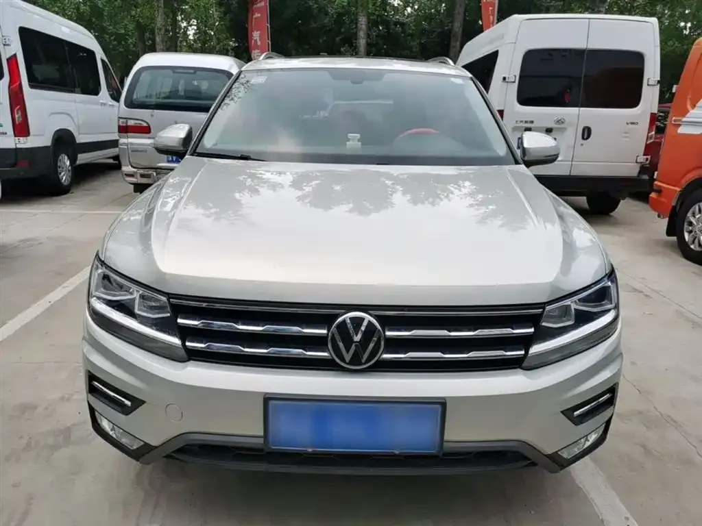 Volkswagen Tiguan L — фото 6