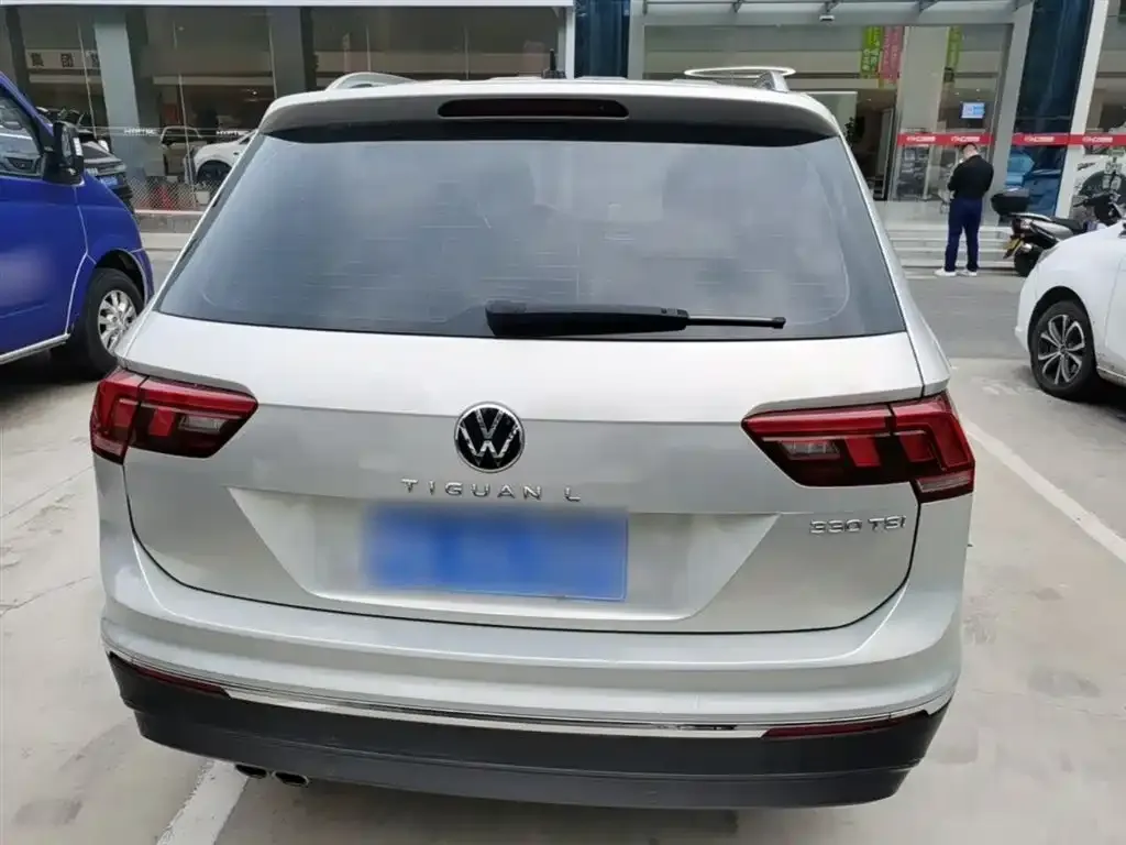 Volkswagen Tiguan L — фото 2