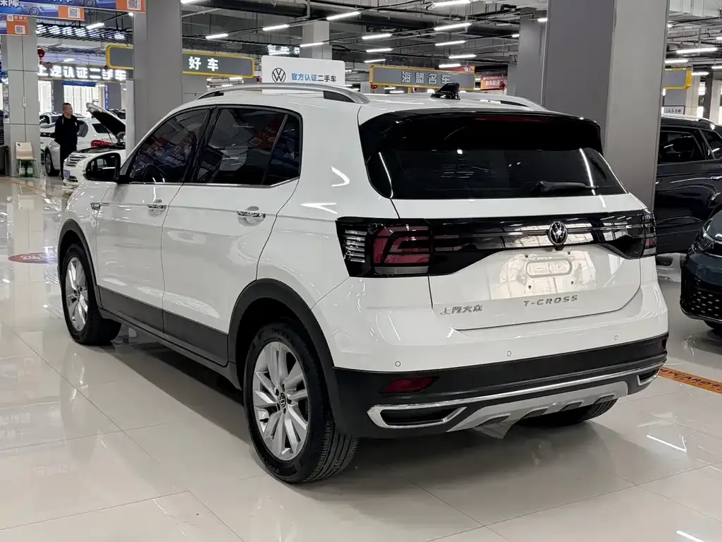 Volkswagen T-Cross — фото 9