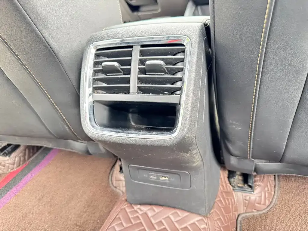 Skoda Octavia — фото 4
