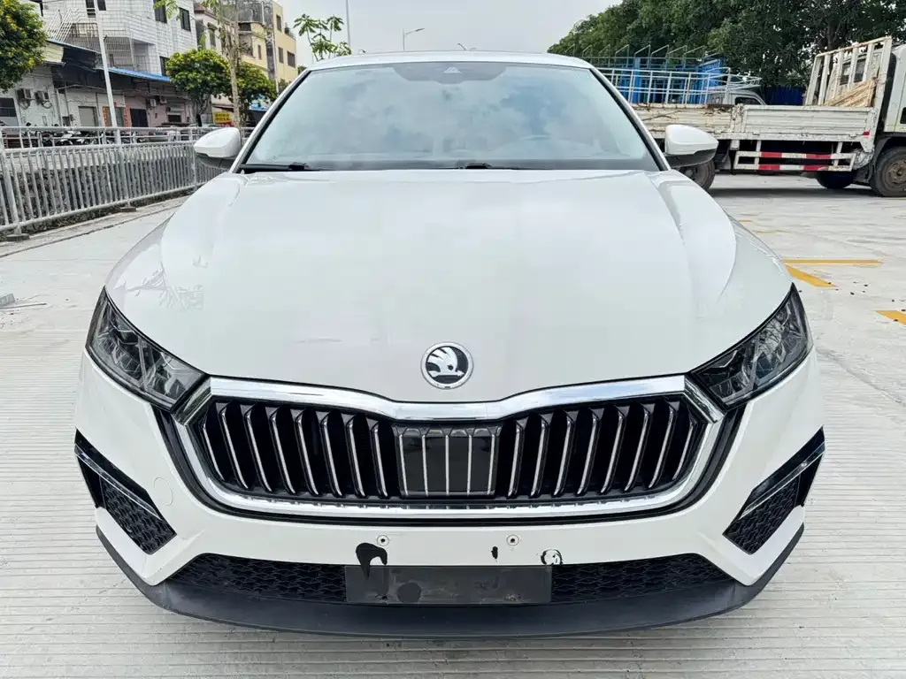 Skoda Octavia — фото 8