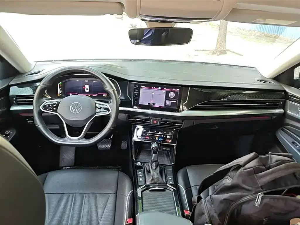 Volkswagen Passat 2022 из CN, фото 2