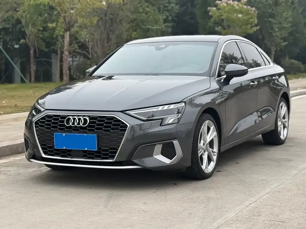 Audi A3 — фото 1