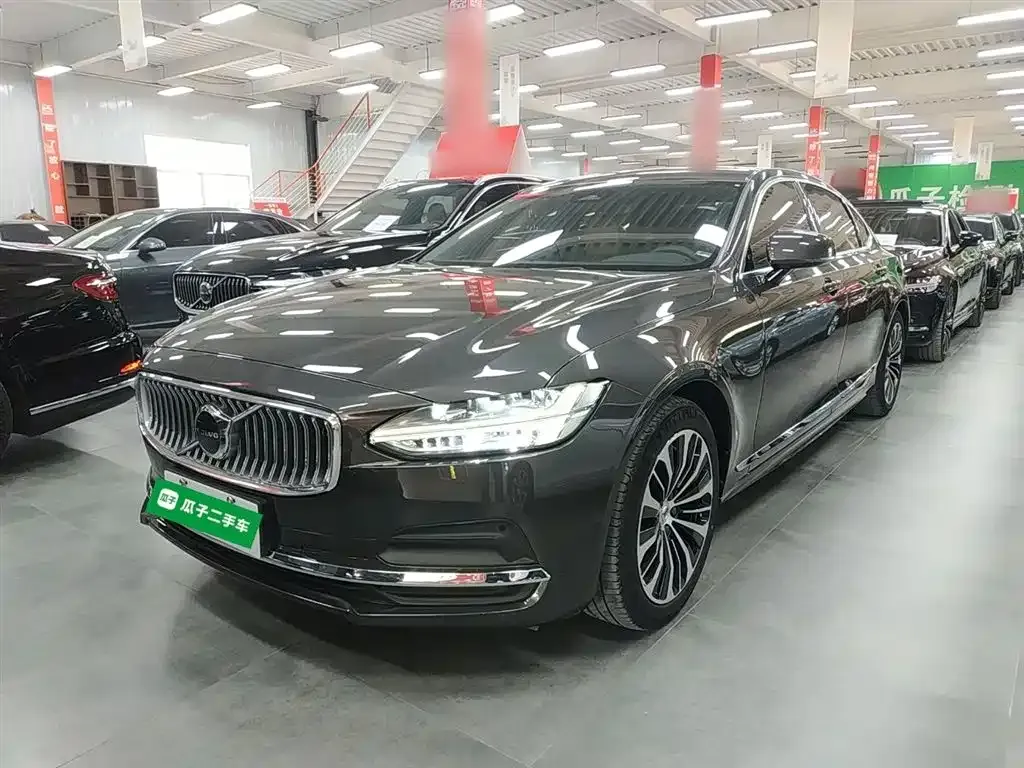 Volvo S90 — фото 1