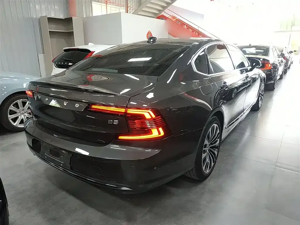 Volvo S90 — фото 10