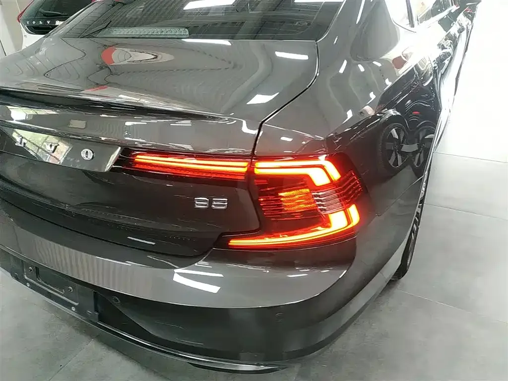 Volvo S90 — фото 4