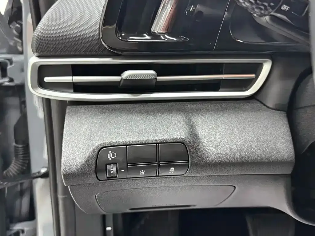 Hyundai Elantra — фото 9