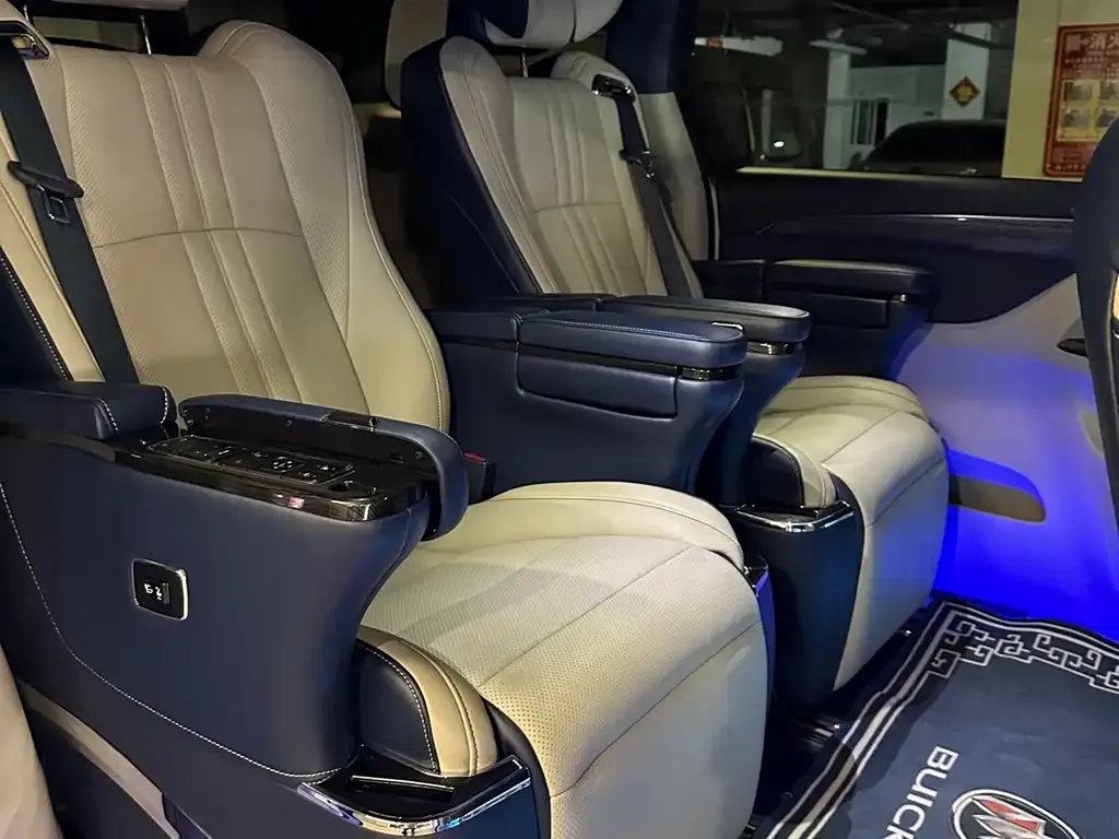 Buick GL8 2021 из CN, фото 7
