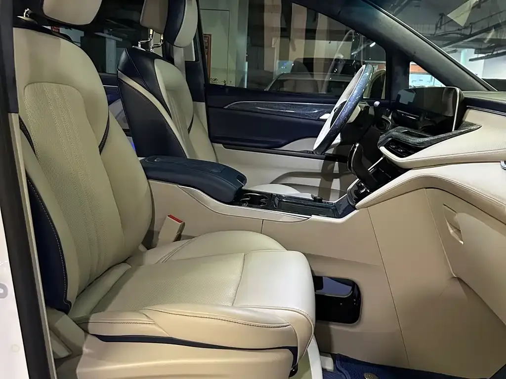 Buick GL8 2021 из CN, фото 8