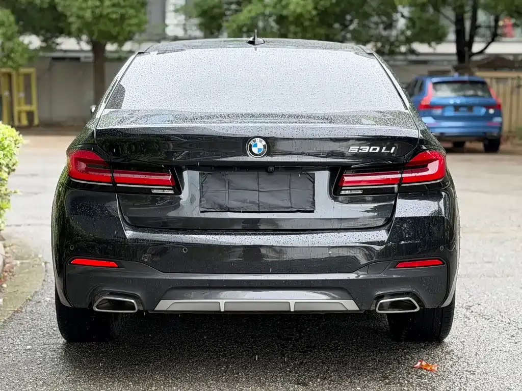 BMW 5 Series — фото 7