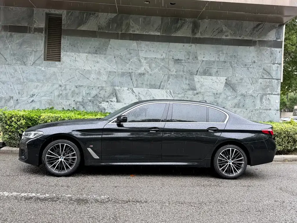 BMW 5 Series — фото 4