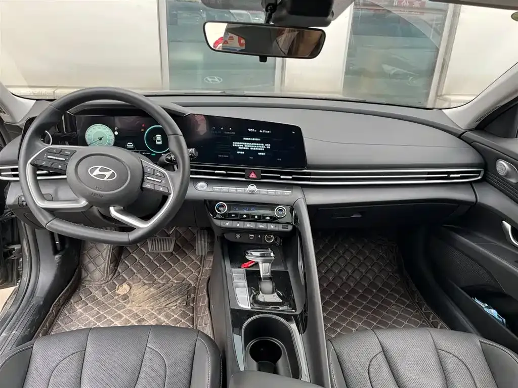 Hyundai Elantra 2023 из CN, фото 4
