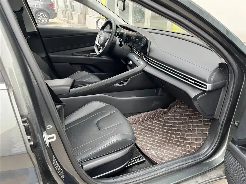Hyundai Elantra 2023 из CN, фото 5