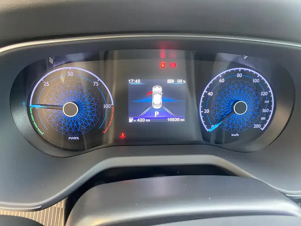 Hongqi E-QM5 2024 из CN, фото 8