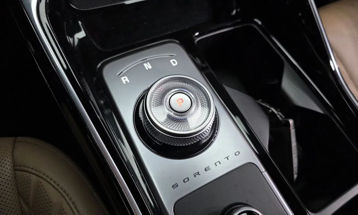 Kia Sorento — фото 4