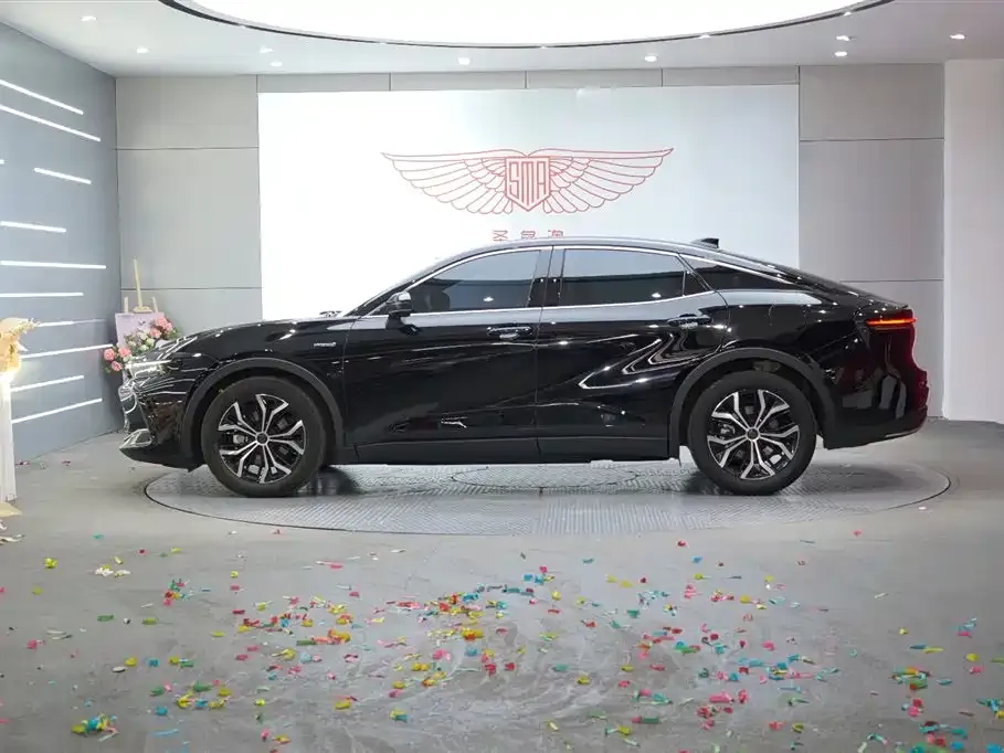 Toyota Crown SportCross 2024 из CN, фото 10