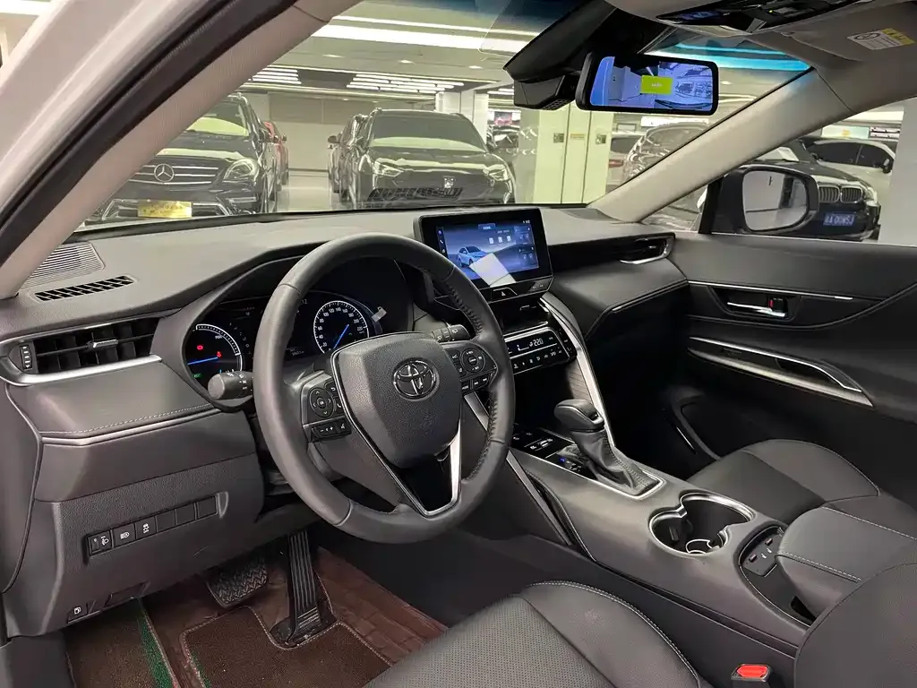 Toyota Harrier — фото 10