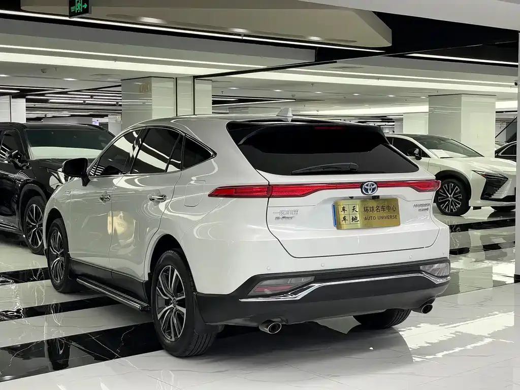 Toyota Harrier — фото 3