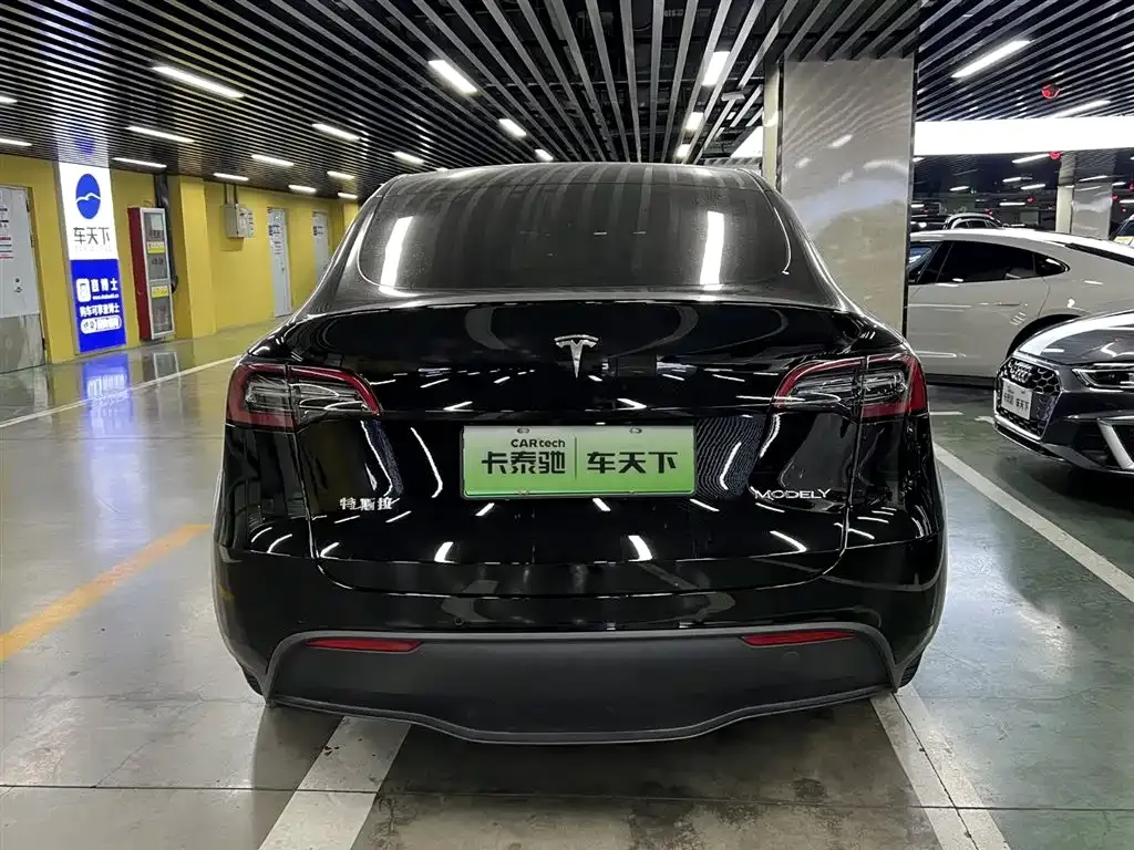 Tesla Model Y 2023 из CN, фото 5