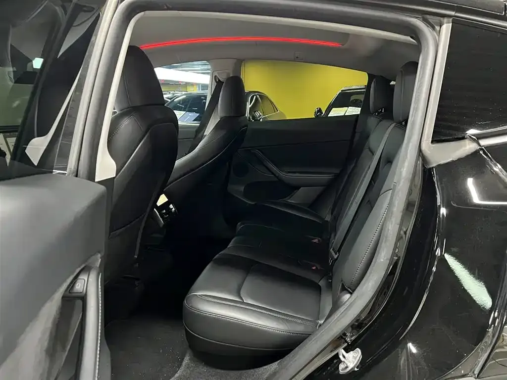 Tesla Model Y 2023 из CN, фото 8