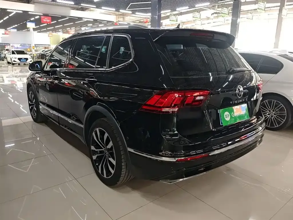 Volkswagen Tiguan L — фото 4