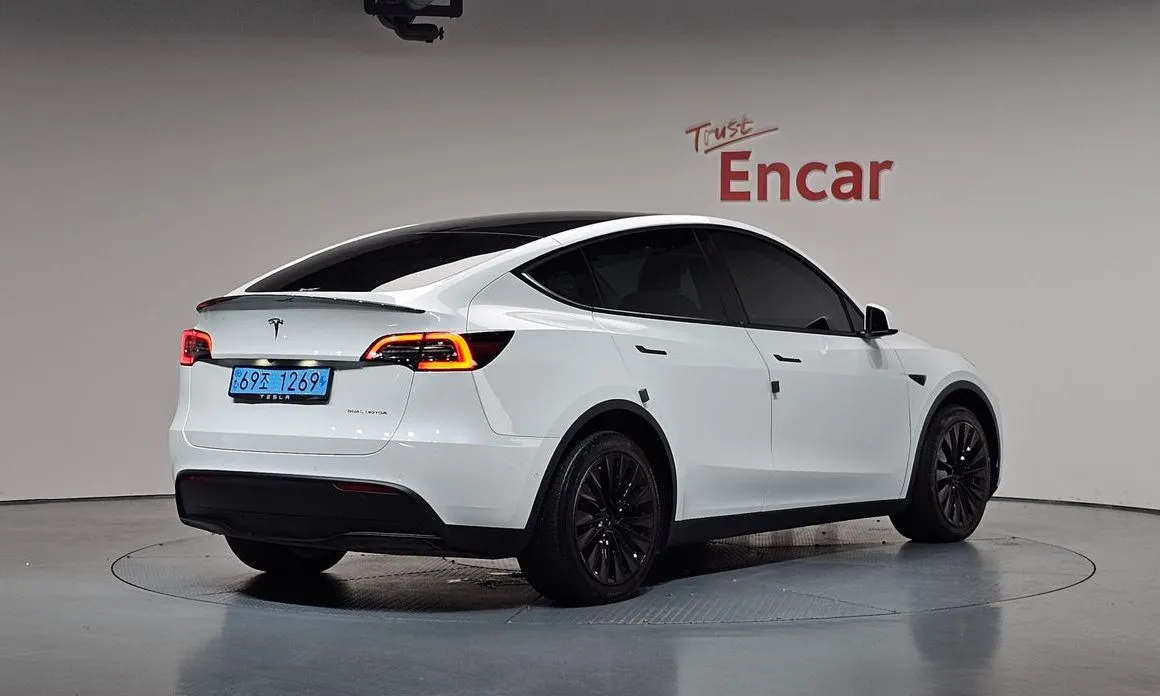 Tesla Model Y — фото 4