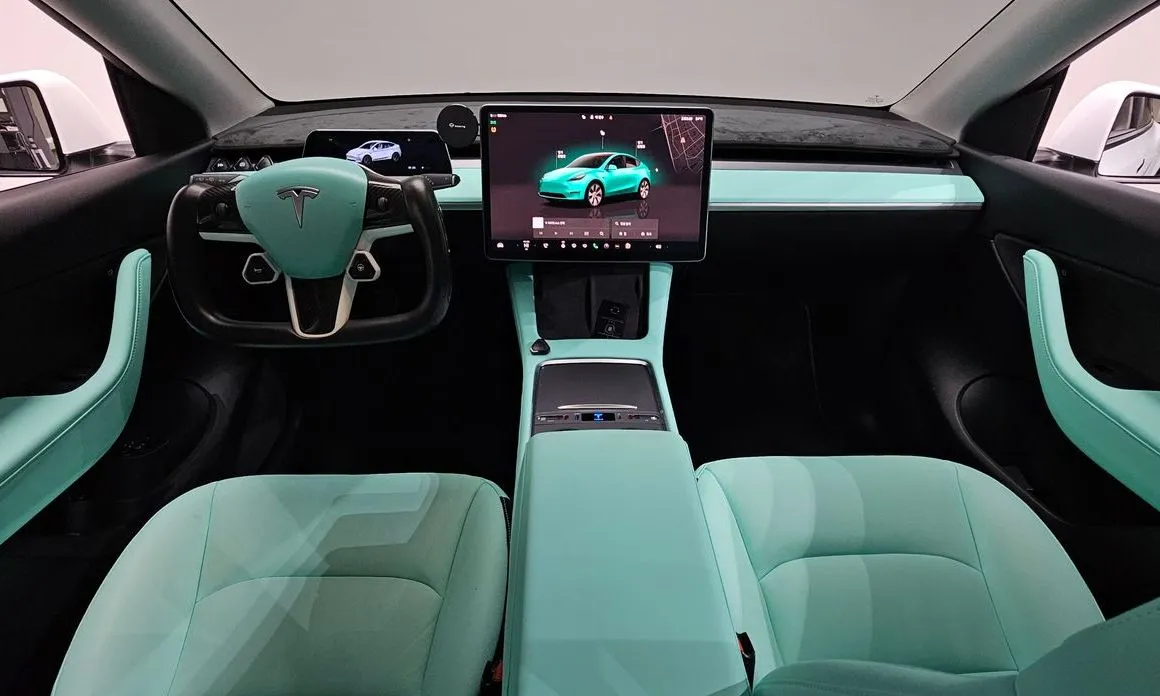 Tesla Model Y — фото 8