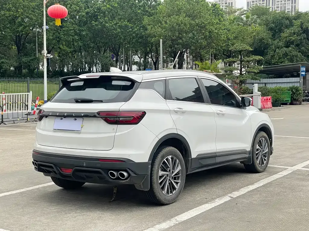Geely Binyue — фото 10