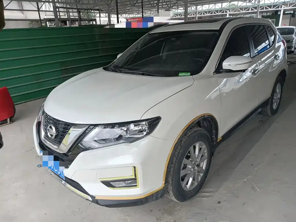 Nissan X-Trail — фото 1