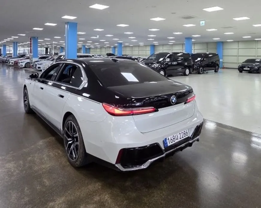 BMW 7-Series 2023 из KR, фото 10