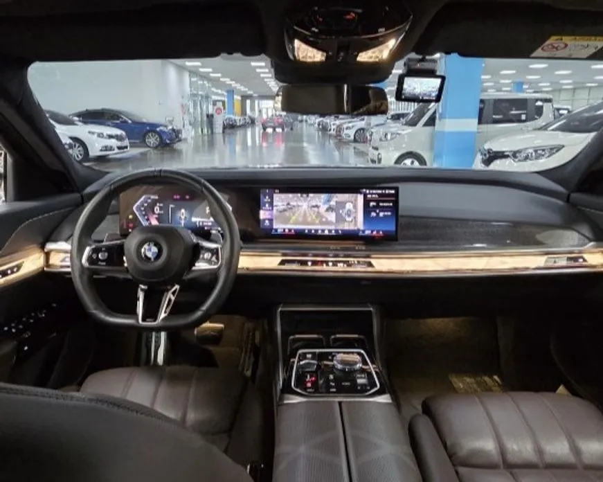BMW 7-Series 2023 из KR, фото 2