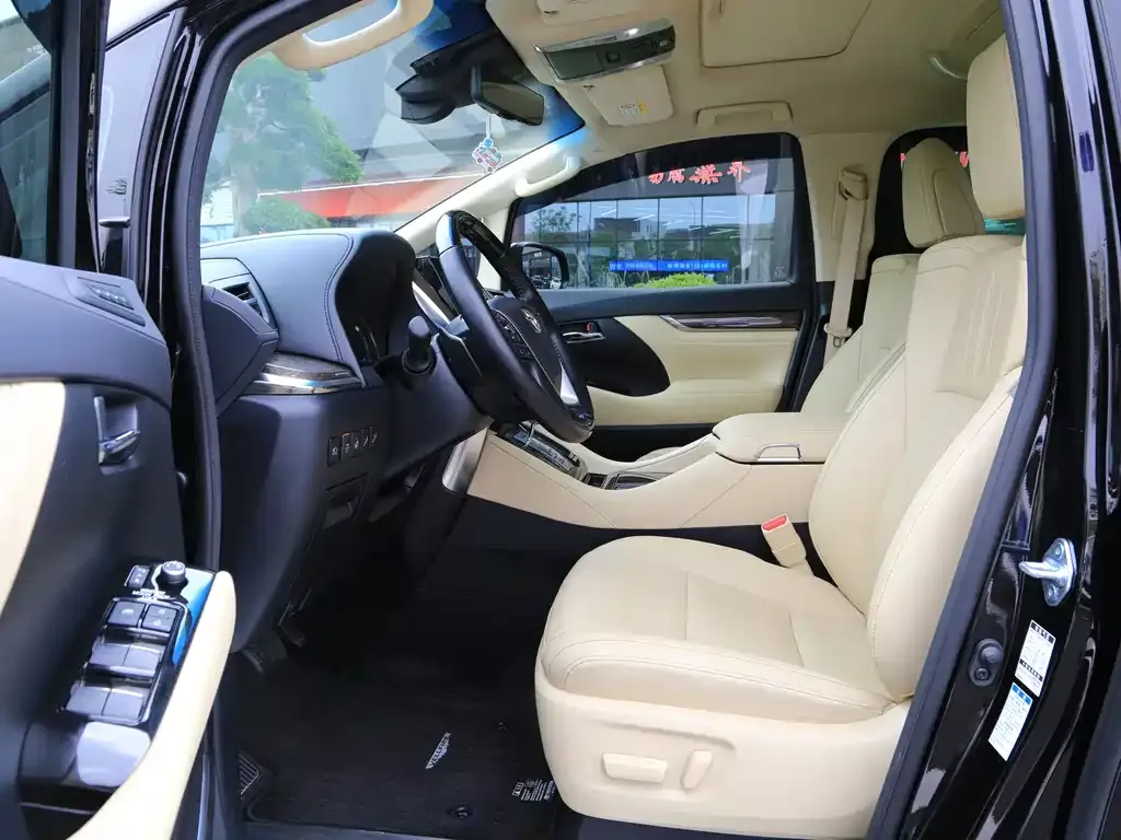 Toyota Vellfire — фото 6