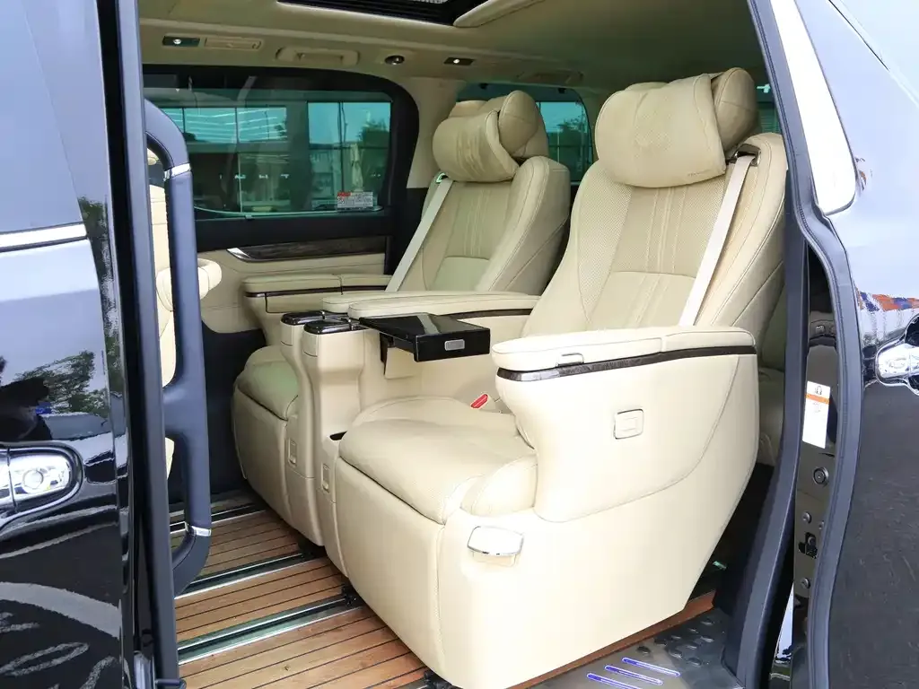 Toyota Vellfire — фото 10