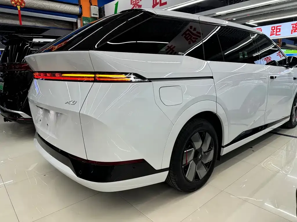 XPeng X9 2024 из CN, фото 6