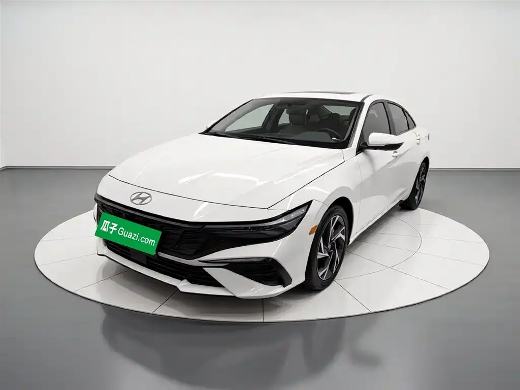 Hyundai Elantra — фото 7