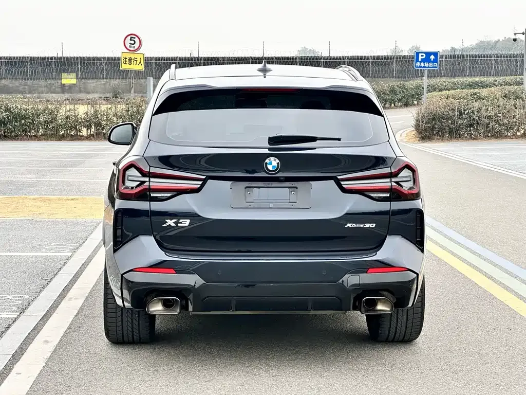 BMW X3 — фото 9