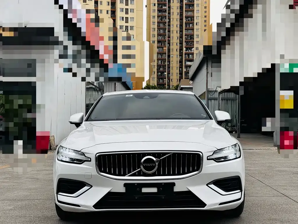 Volvo S60 — фото 9