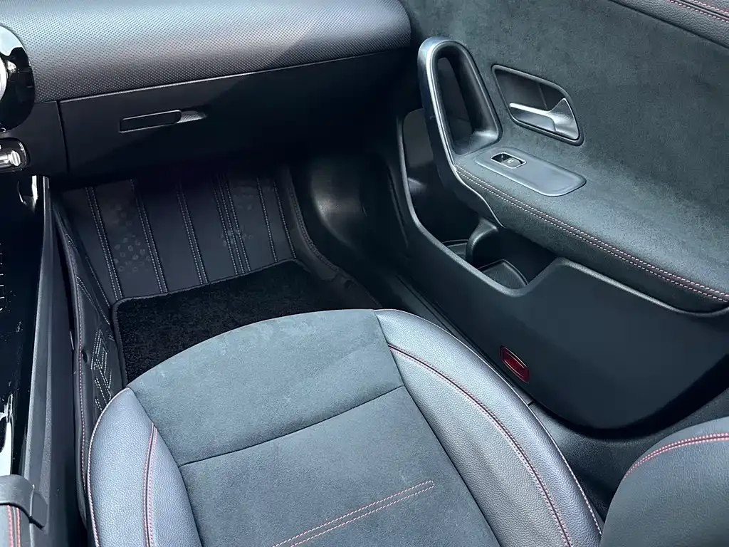 Mercedes-Benz CLA (Import) — фото 8