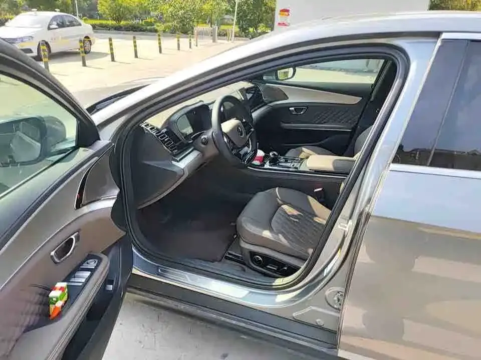 BYD Han — фото 3