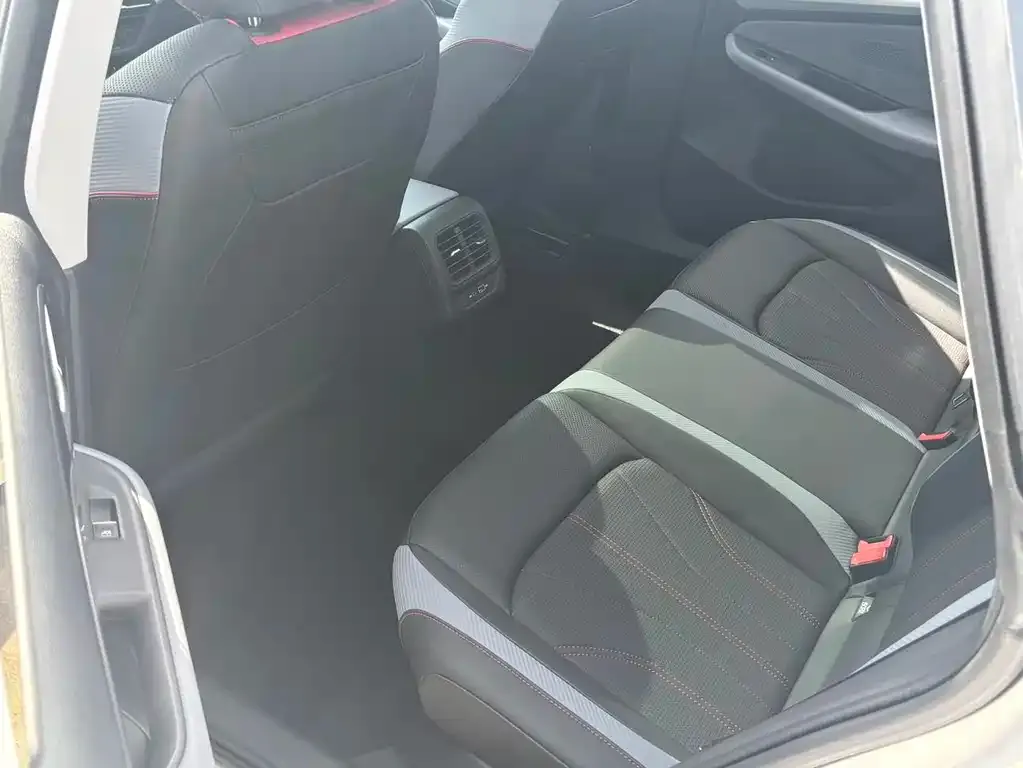 Volkswagen Lamando 2023 из CN, фото 2
