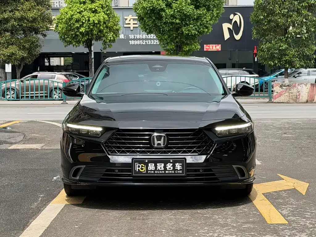 Honda Accord — фото 8