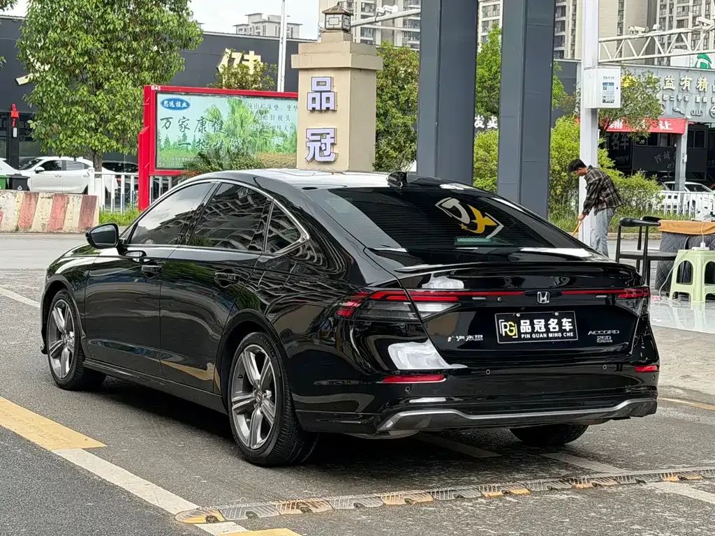 Honda Accord — фото 6