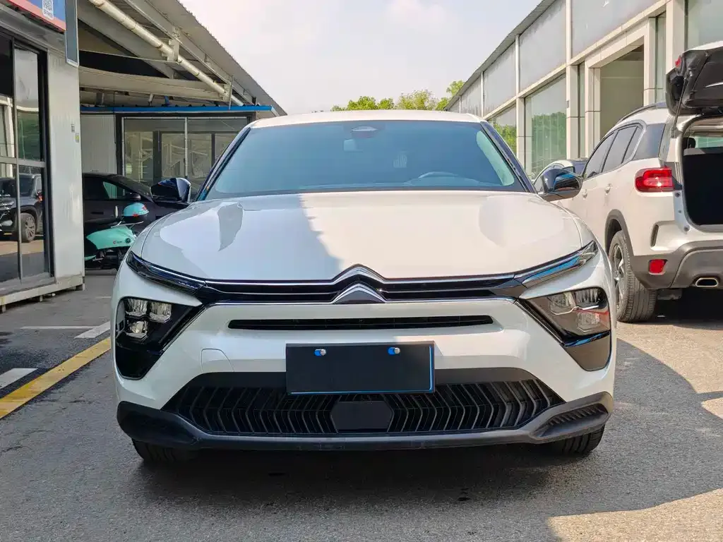 Citroen C5 X 2024 из CN, фото 8